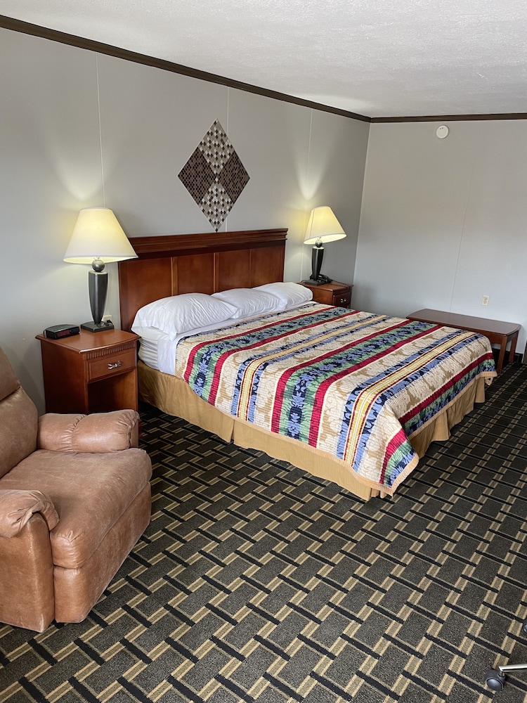 Bedford Inn - photo 7