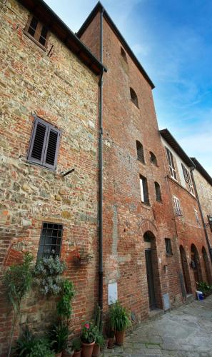 La Torre Del Castello — 4-Star Luxury Hotel in Gambassi Terme, Italy