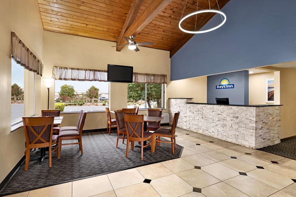 Days Inn by Wyndham Oak Ridge Knoxville - photo 5