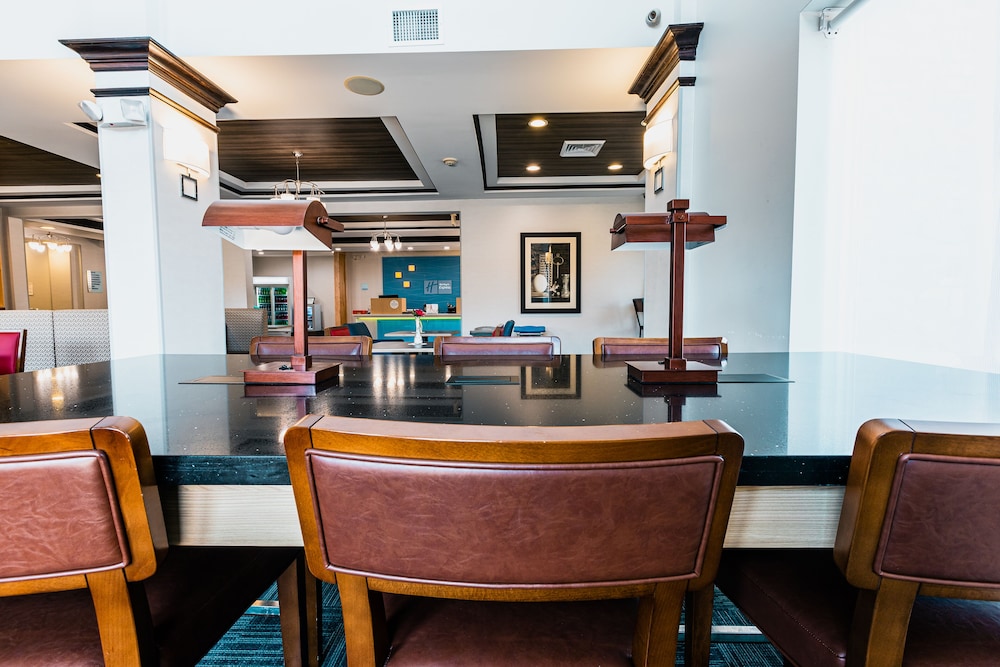 Holiday Inn Express Hotel Suites Hamburg By Ihg — Hamburg
