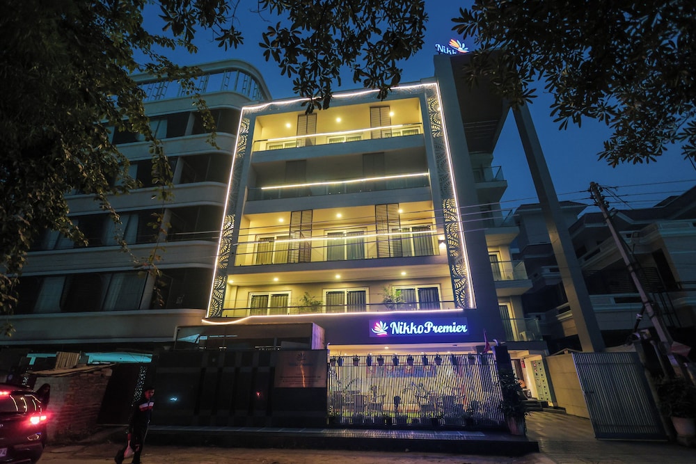Nikko Premier Near Medanta Hospital