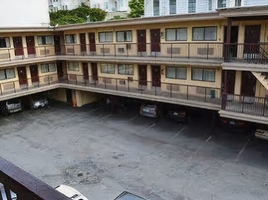 Van Ness Inn - photo 8