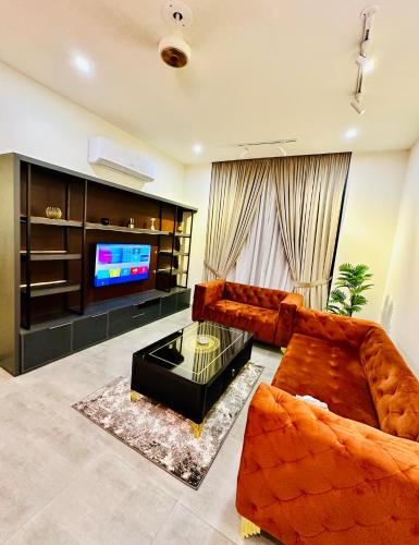 20 Min From Downtown Luxe 02 Bhk Penthouse with Balcony Sky Park One — 4-Star Luxury Hotel in Islamabad, Pakistan