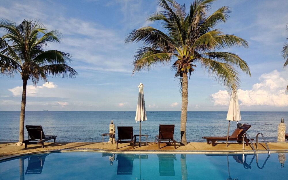 Lanta Palace Resort & Beach Club