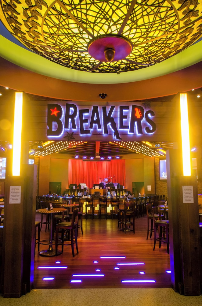 Mohegan Pennsylvania Casino Resort Adults Only 21 - photo 46