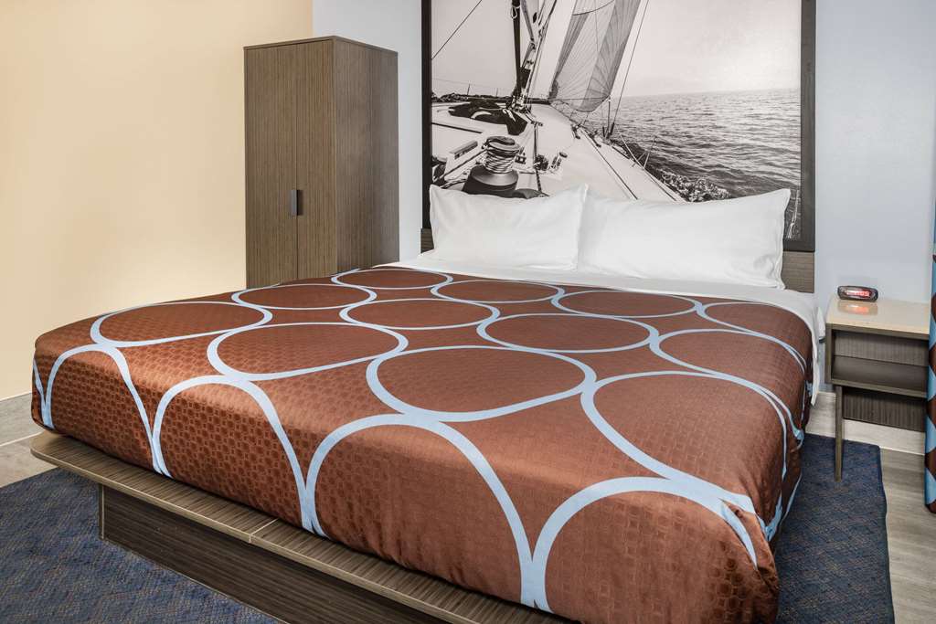 Super 8 by Wyndham Lindenhurst - photo 15