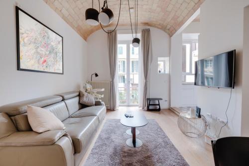 Charming Vatican Apartment with Balcony 6B — 4-Star Luxury Hotel in Rome, Italy