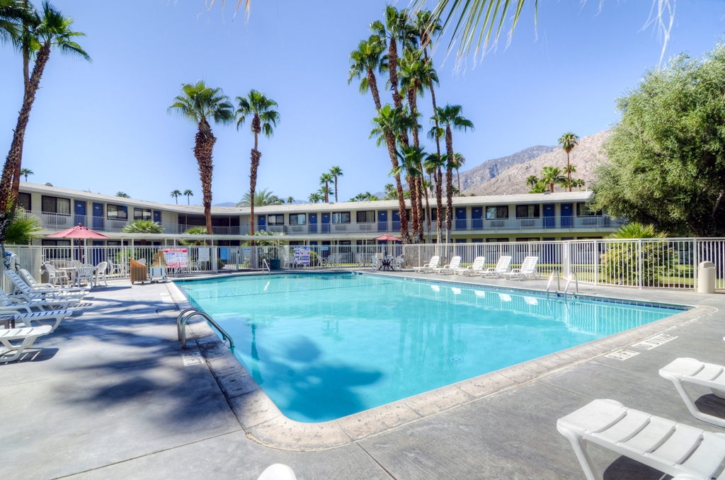 Motel 6 Palm Springs CA East Palm Canyon - photo 18