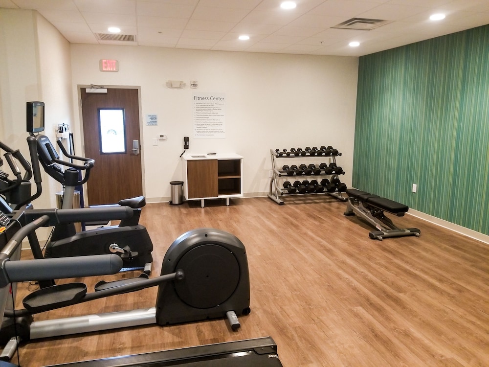 Holiday Inn Express & Suites Charlotte NE University Area by IHG - photo 42