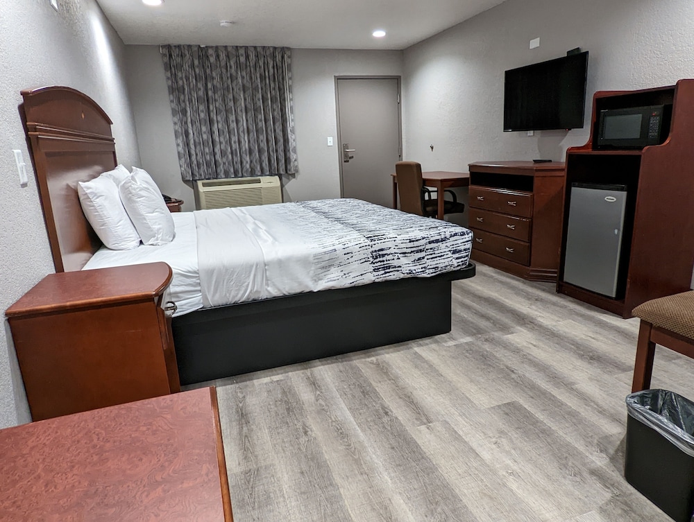 Okc Hotel - photo 13