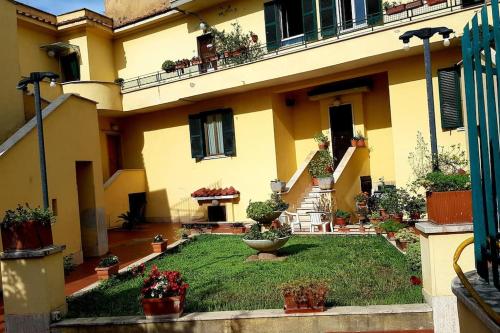 Domus Tepula 1 — 4-Star Luxury Hotel in Rome, Italy