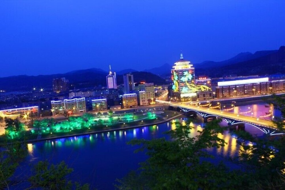 Wenxin Holiday Hotel — hotel in Tonghua