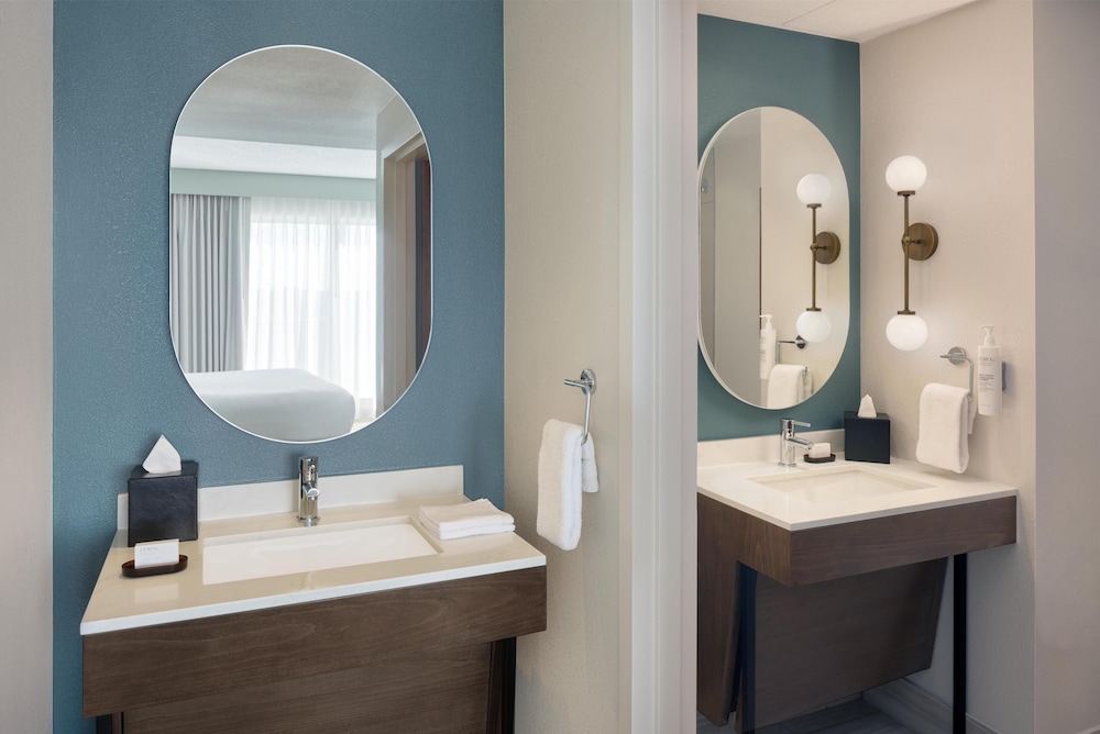 Embassy Suites by Hilton San Marcos Hotel Conference Center - photo 30