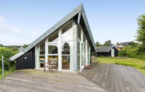 Stunning Home In Allingåbro With Wifi — 5-Star Luxury Hotel in Allingabro, Denmark
