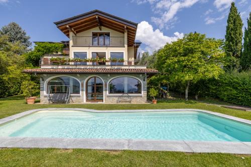 Villa Le Rose Menaggio — 4-Star Luxury Hotel in Menaggio, Italy