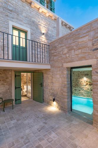 Casa Cava — 4-Star Luxury Hotel in Pucisca, Croatia