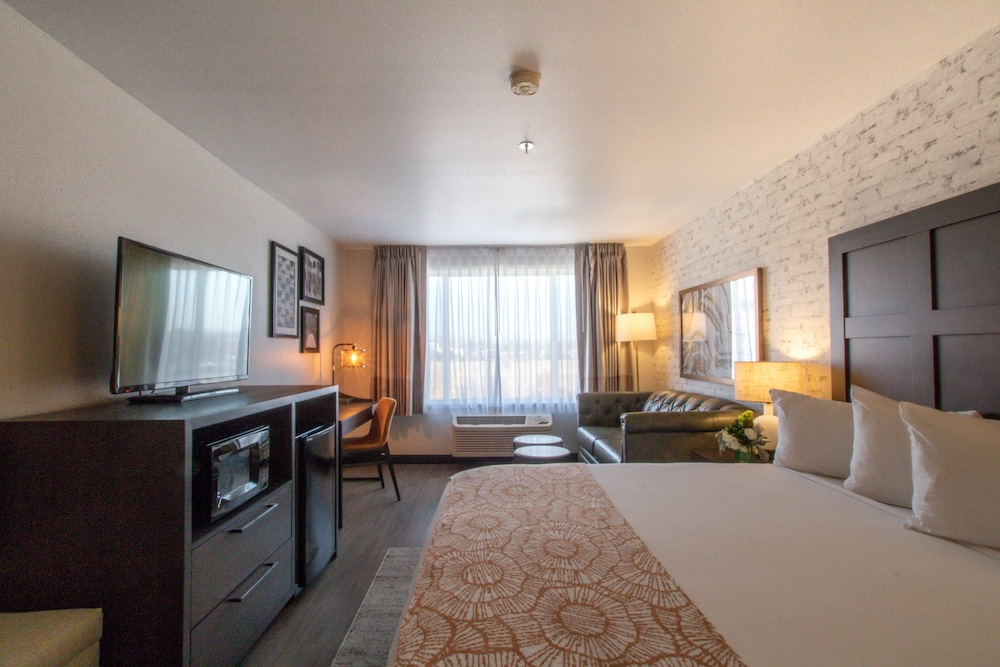 Oxford Suites Chico - photo 13