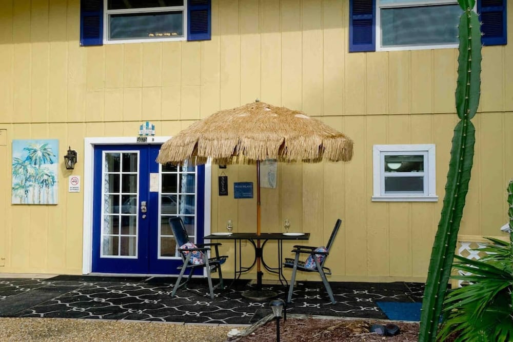 Gorgeous Waterfront Mermaid's Retreat Wows - photo 21