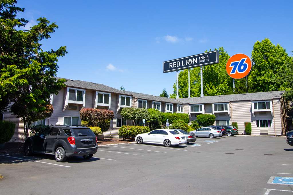Red Lion Inn & Suites Vancouver - photo 7