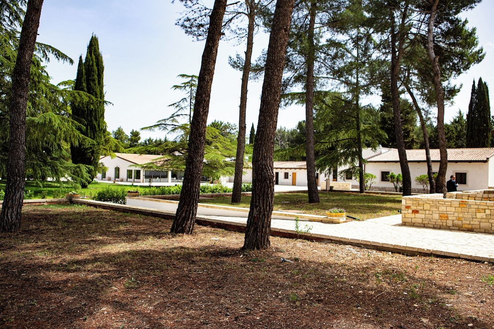 Wine & Resort Le Vigne al Castello — hotel in Andria
