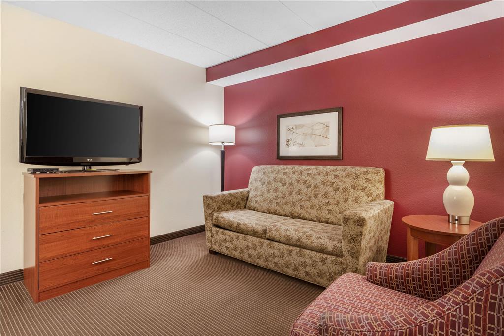 SureStay Plus Hotel by Best Western Litchfield - photo 22