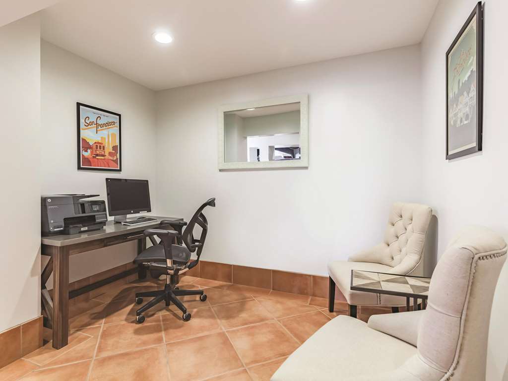 La Quinta Inn & Suites by Wyndham San Francisco Airport West - photo 59