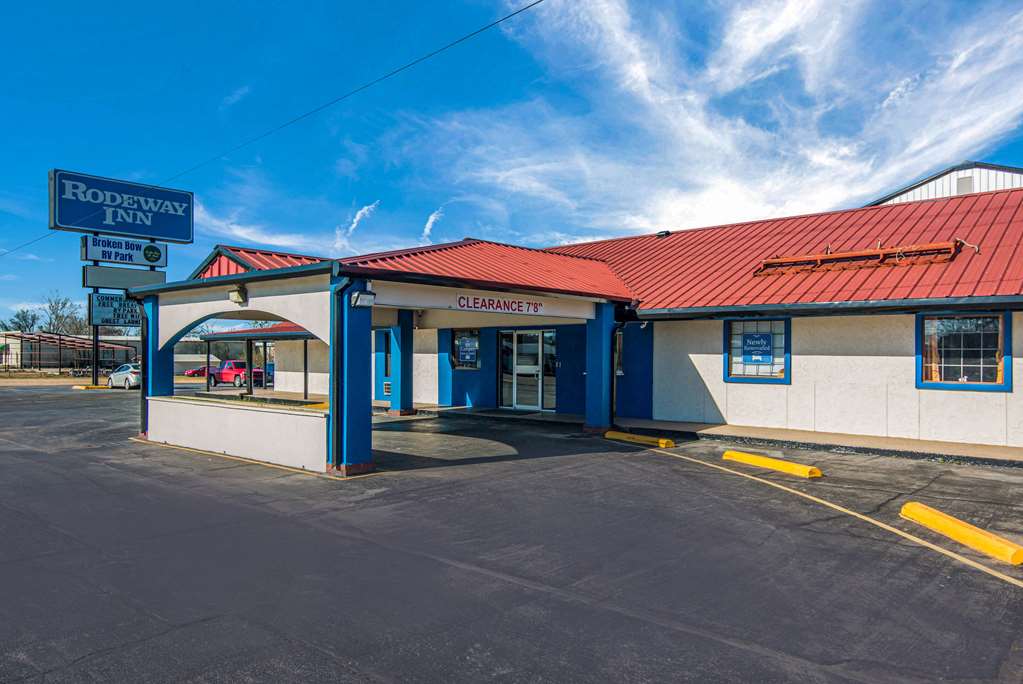 Rodeway Inn Broken Bow Hochatown - photo 3