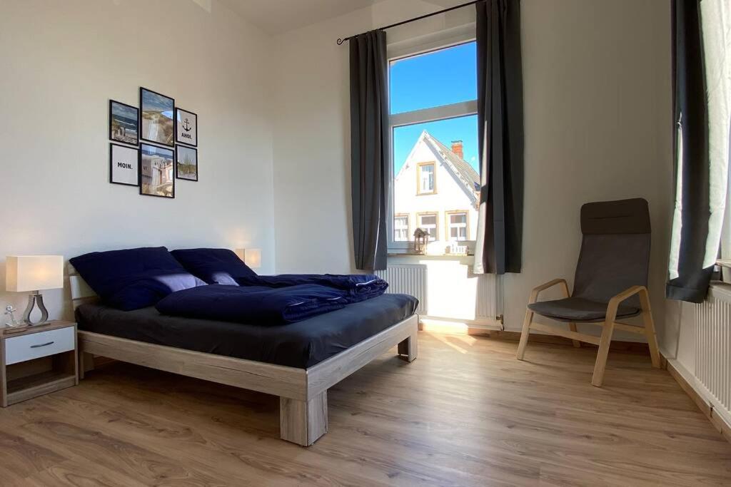 Charmante Altbauwohnung an der Kesselschleuse 3 — 4-Star Luxury Hotel in Emden, Germany
