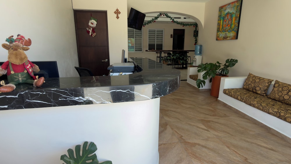 Hotel Aeropuerto Express in Santa Maria Huatulco, Mexico