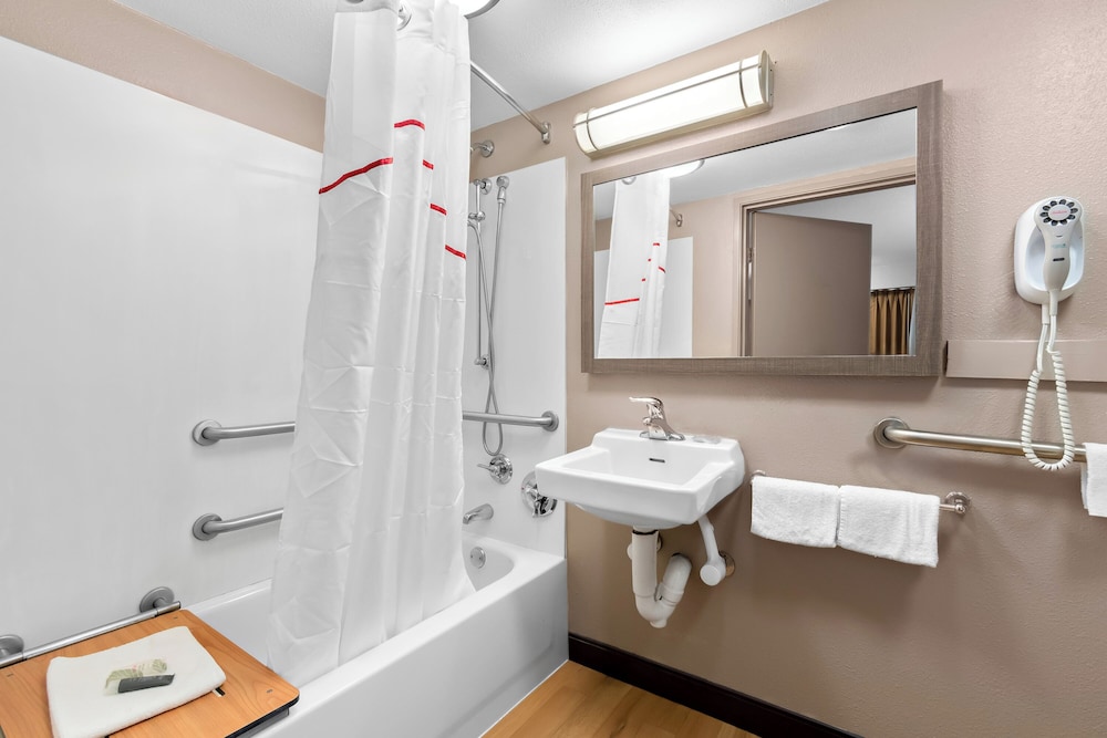 Red Roof Inn Harrisburg North - photo 27