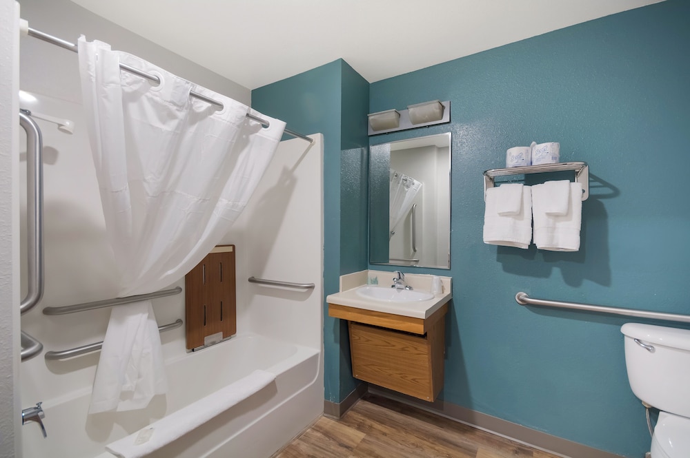 WoodSpring Suites Lexington - photo 18