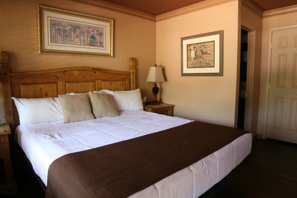 Oak Creek Terrace Resort - photo 2