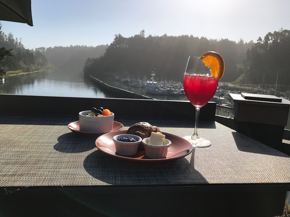 Noyo Harbor Inn Restaurant and Tavern - photo 123