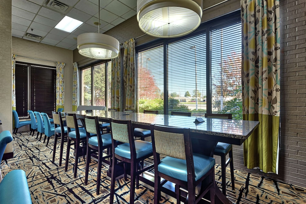 Hampton Inn Norfolk Naval Base - photo 4