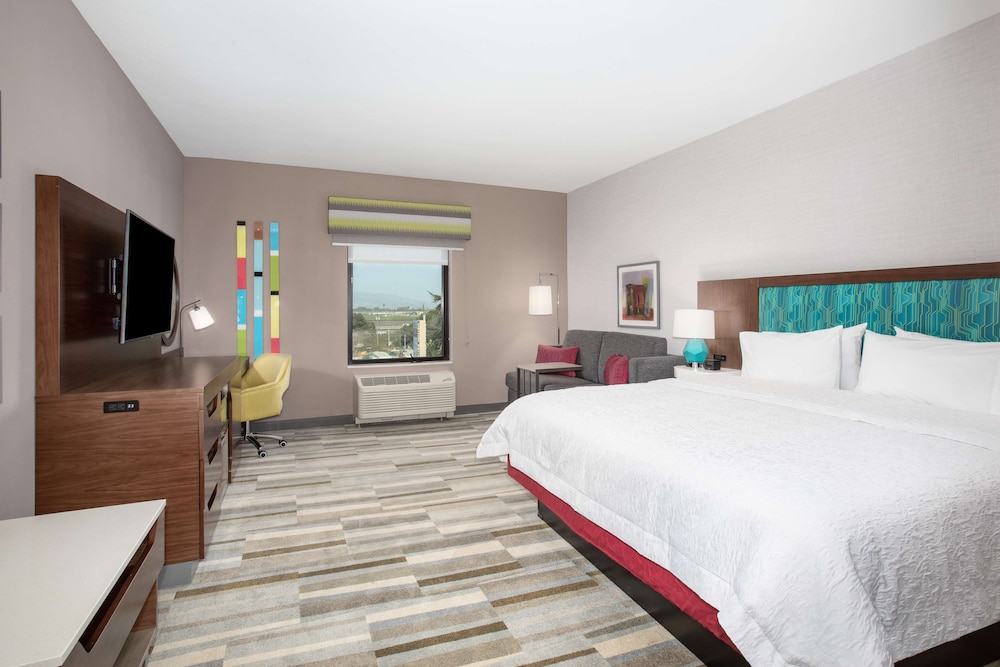 Hampton Inn & Suites Watsonville - photo 31