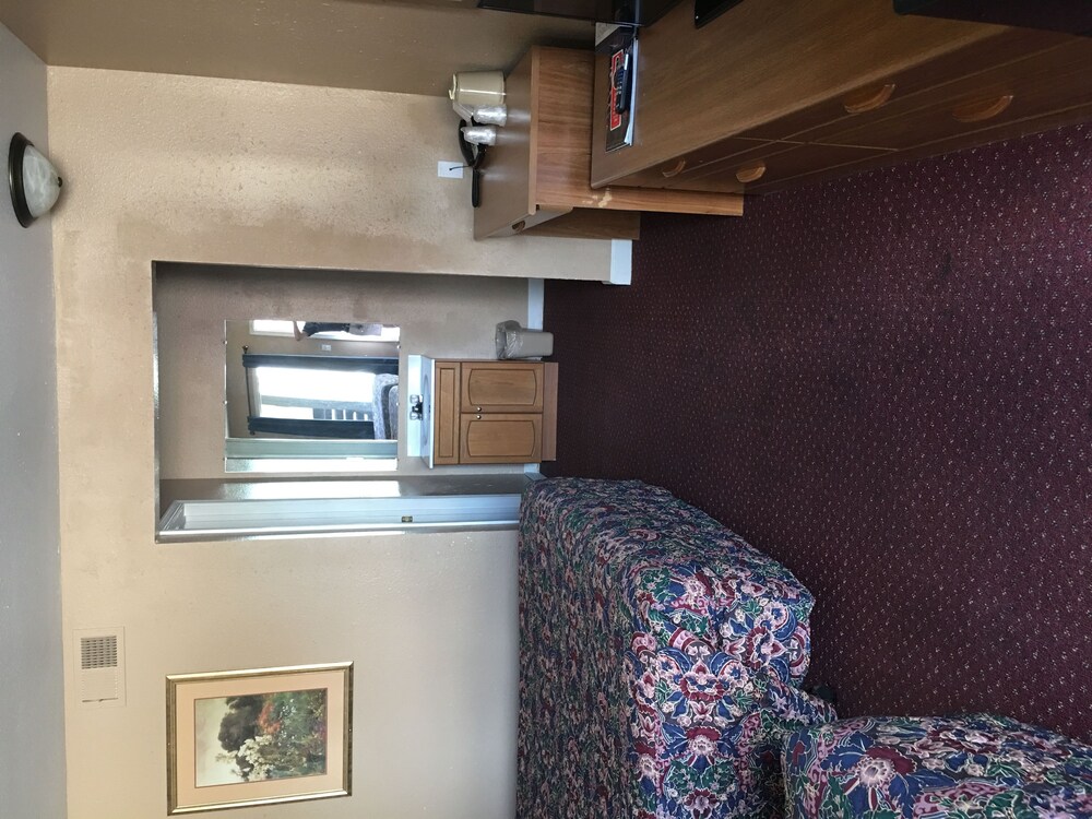 American Inn Council Bluffs - photo 12
