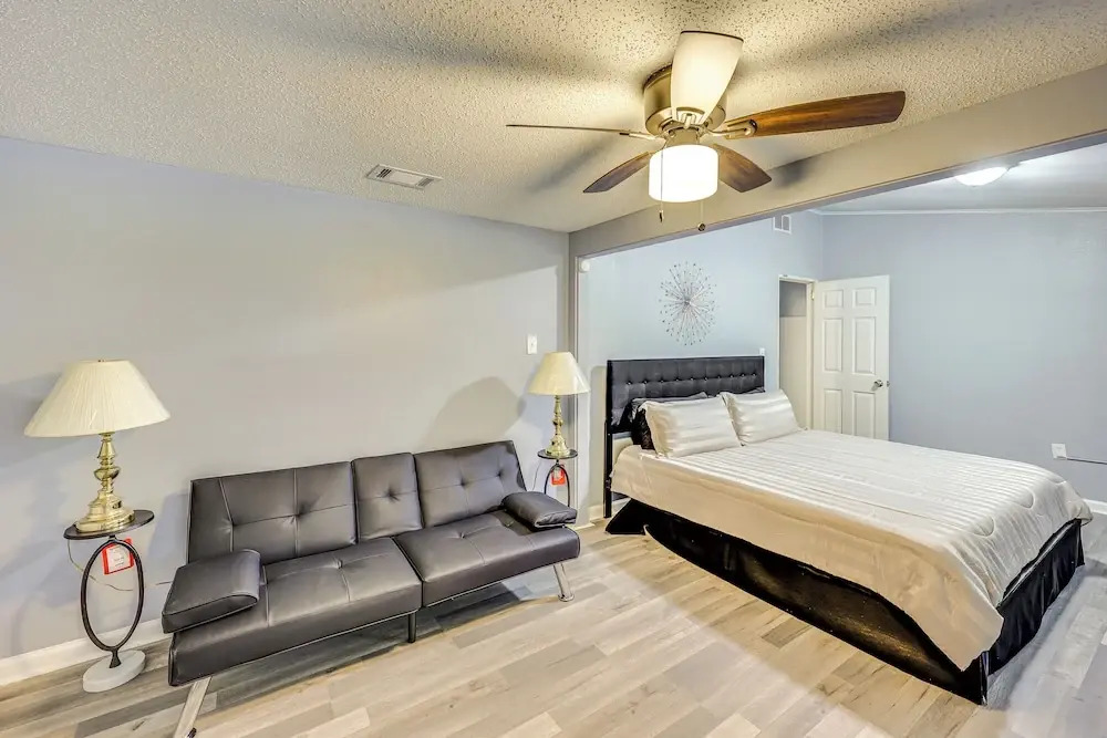 Hike Golf & Fish: Pine Bluff Retreat in Pine Bluff, United States