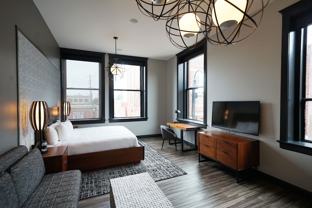 Hotel Vandivort — 4-Star Luxury Hotel in Springfield, United States