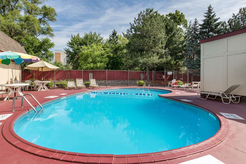 Rodeway Inn Auburn Hills Detroit - photo 27