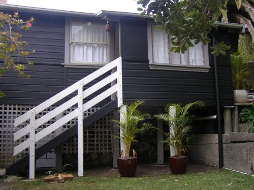 The Tree House 6 Gowing Street — 4-Star Luxury Hotel in Crescent Head, Australia