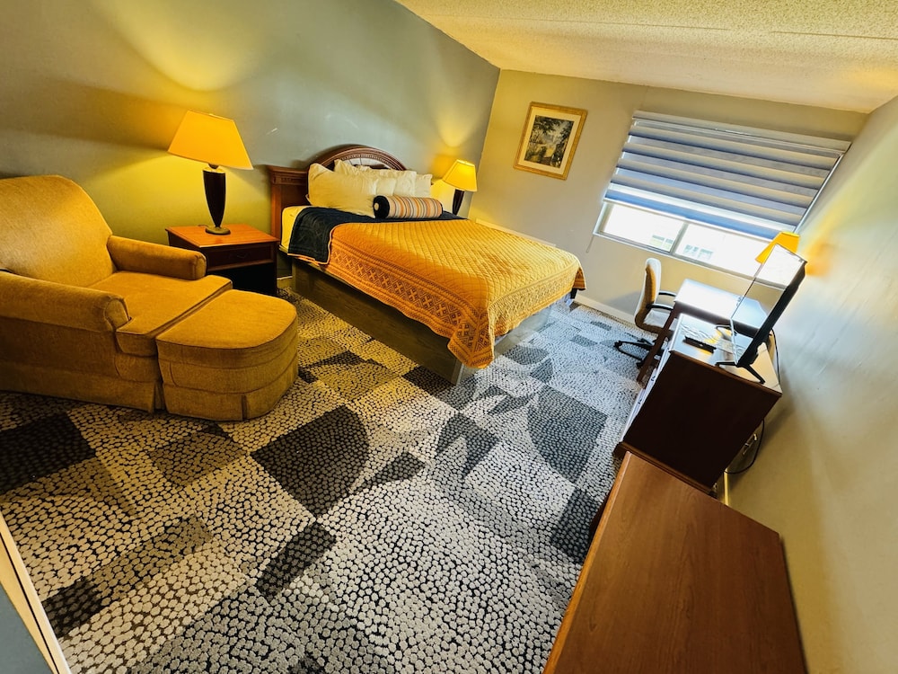 Mystic River Hotel & Suites Near Casinos - photo 8