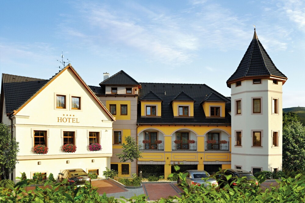 Wellness Hotel Zlatá Lípa in Decin, Czech Republic