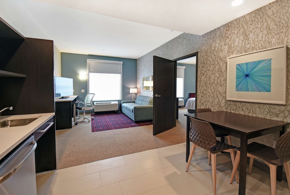 Home2 Suites by Hilton Beloit - photo 18