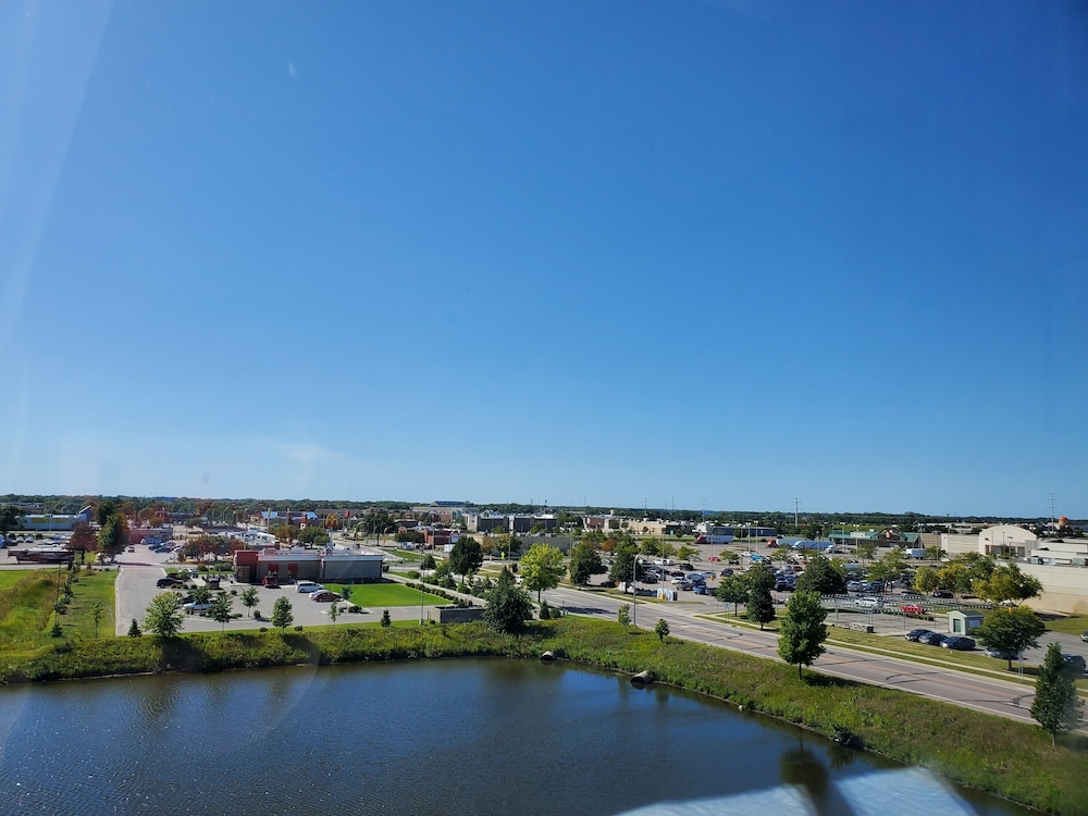 Holiday Inn Express Hotel and Suites Mankato East by IHG - photo 45