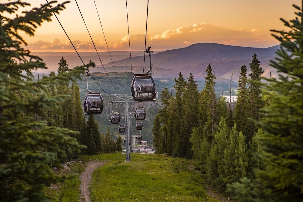 Luxury Ski in Ski out 2 Bedroom Mountain Resort Vacation Rental in the Heart of Snowmass Base Village - photo 15