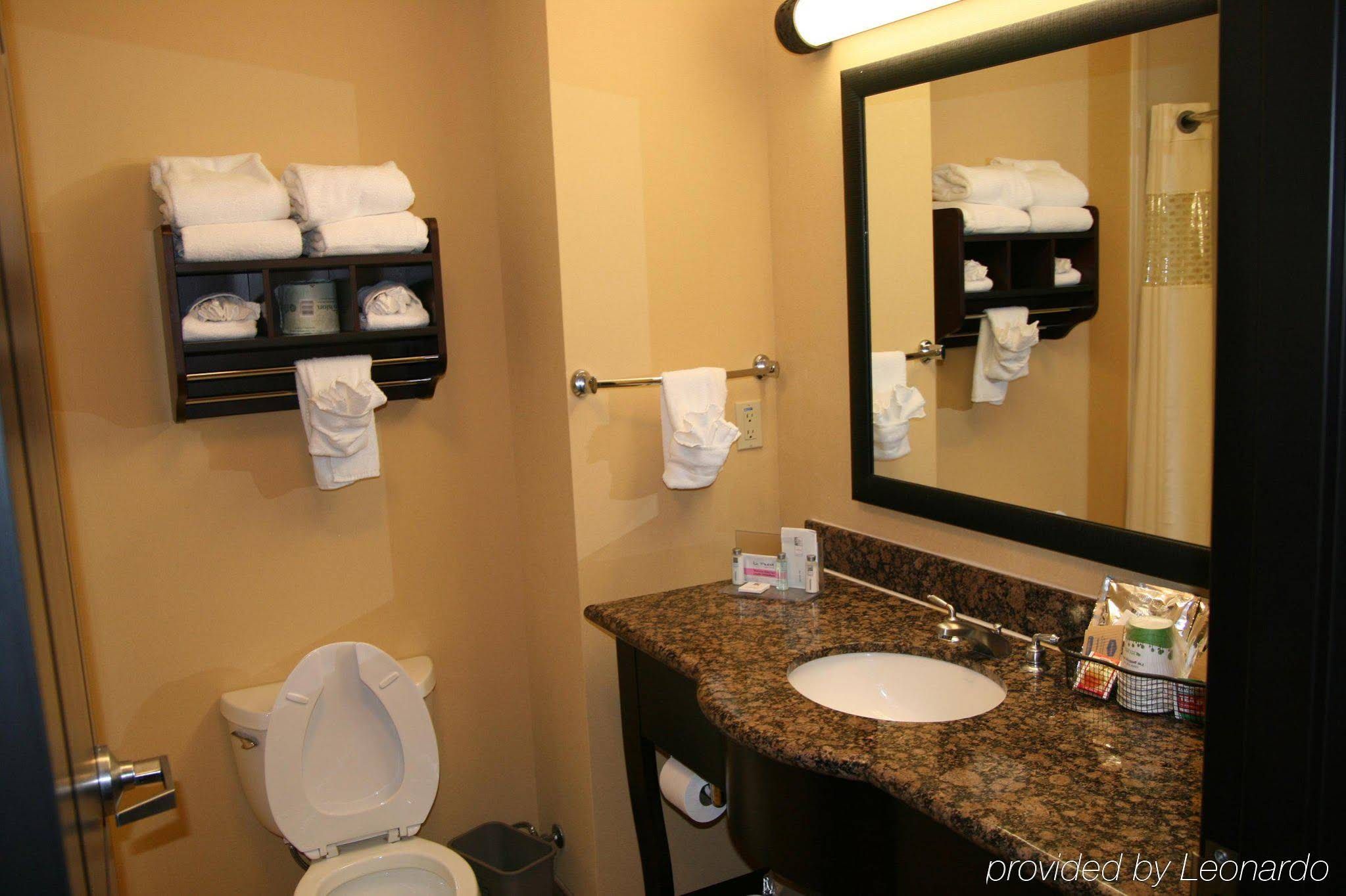 Durant Inn & Suites - photo 15