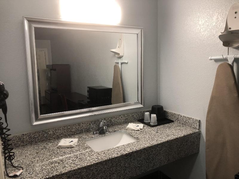 Hwy 59 Motel Laredo Medical Center - photo 15