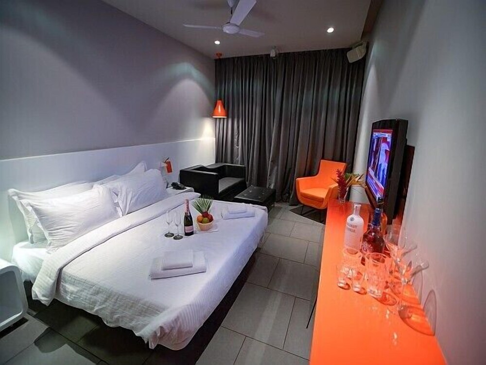 SinQ Party Hotel — Candolim — photo 4