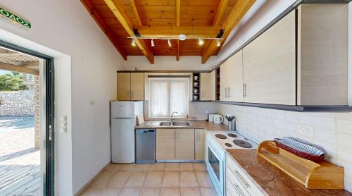 Villa Andreas — 4-Star Luxury Hotel in Gaios, Greece