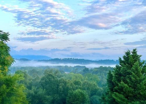 Our Castleview — 4-Star Luxury Hotel in Ringgold, United States